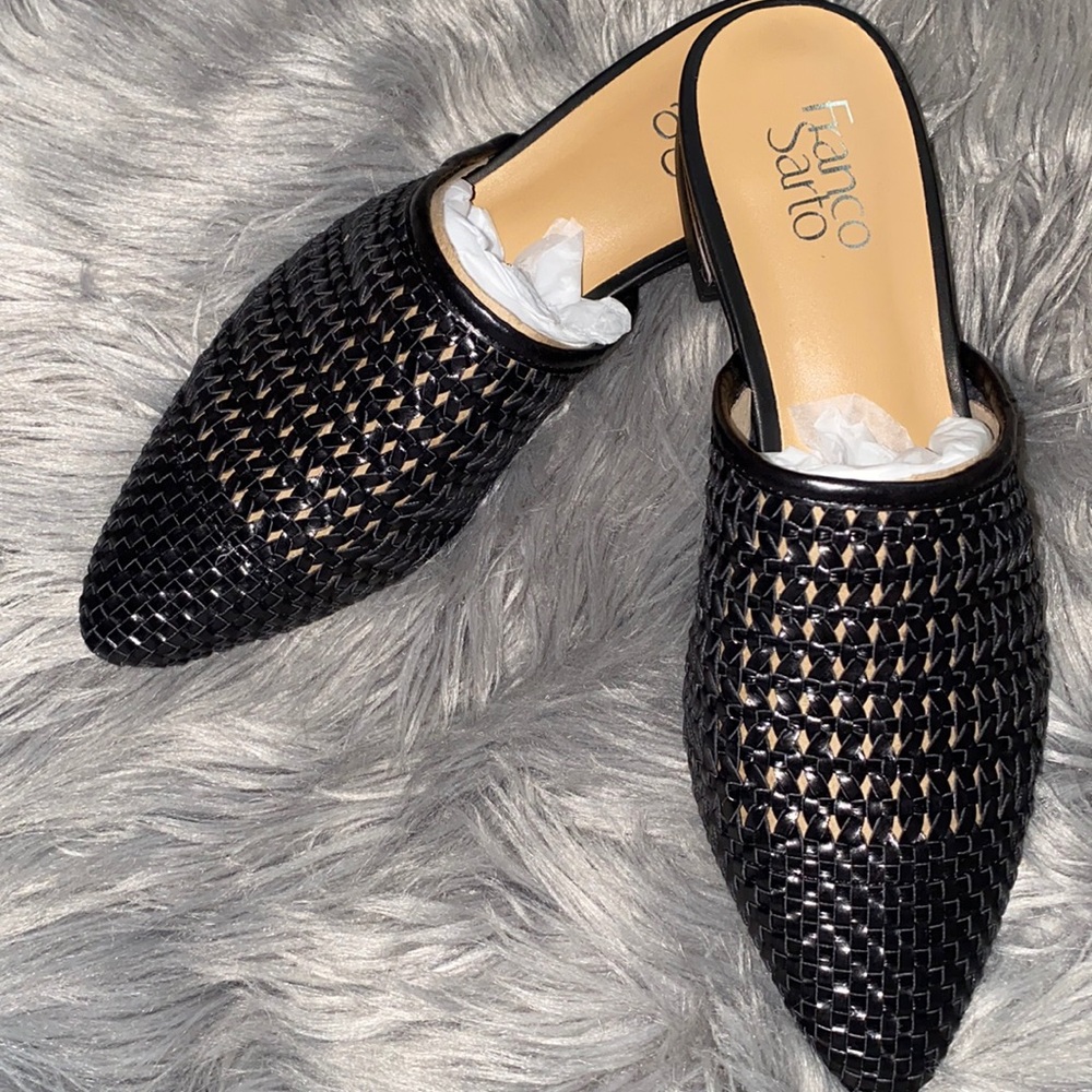 Woven mule.
